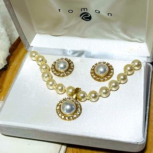 Vintage style Roman imitation pearl necklace set NIB